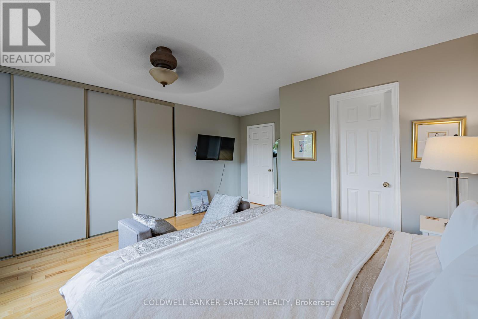 108 Ashpark Crescent