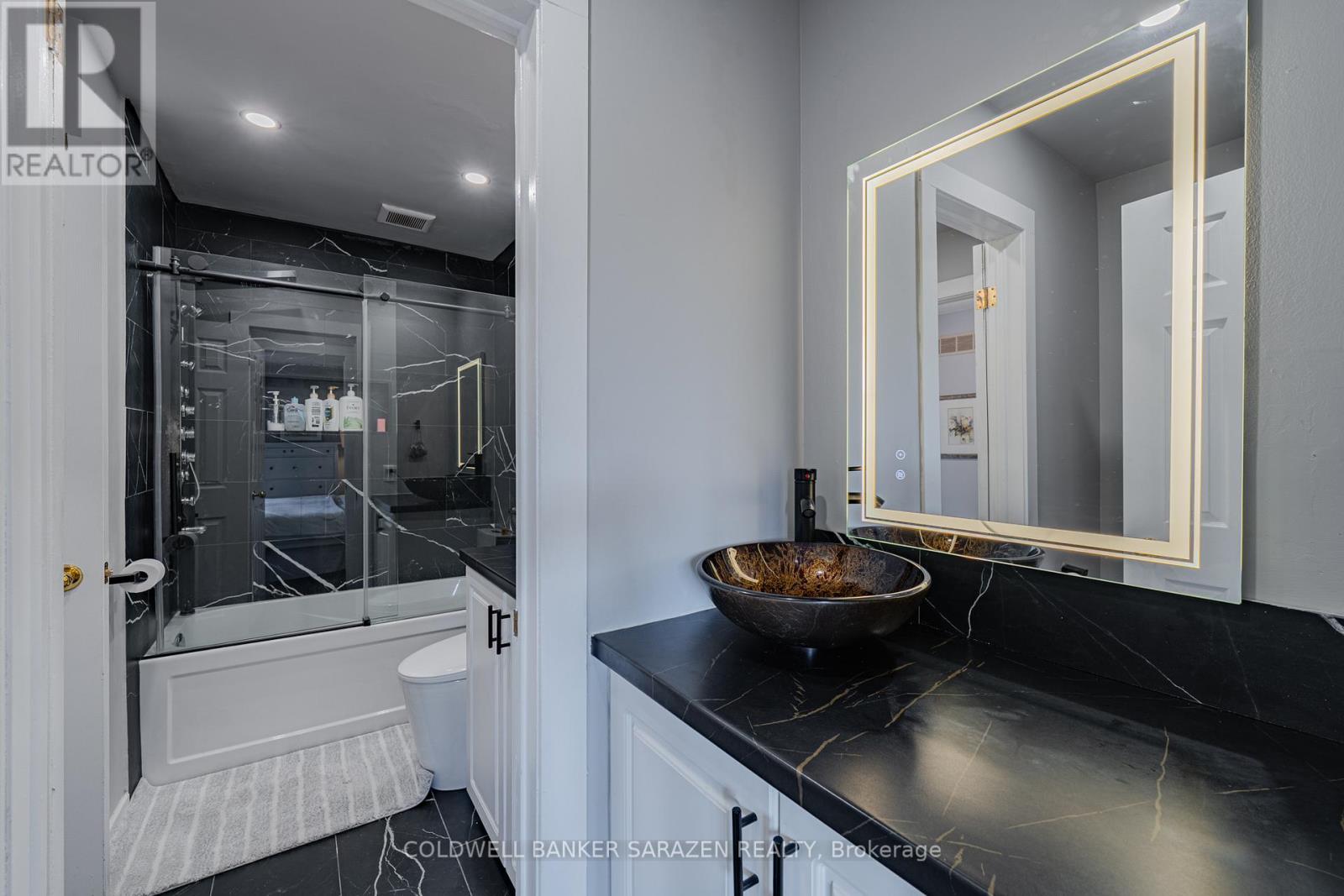 108 Ashpark Crescent