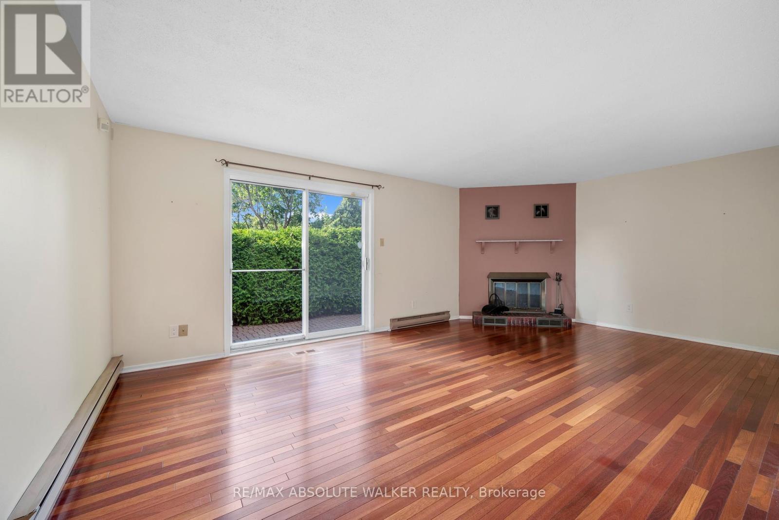 1439 Metz Crescent