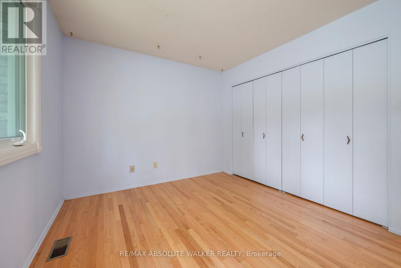 1439 Metz Crescent