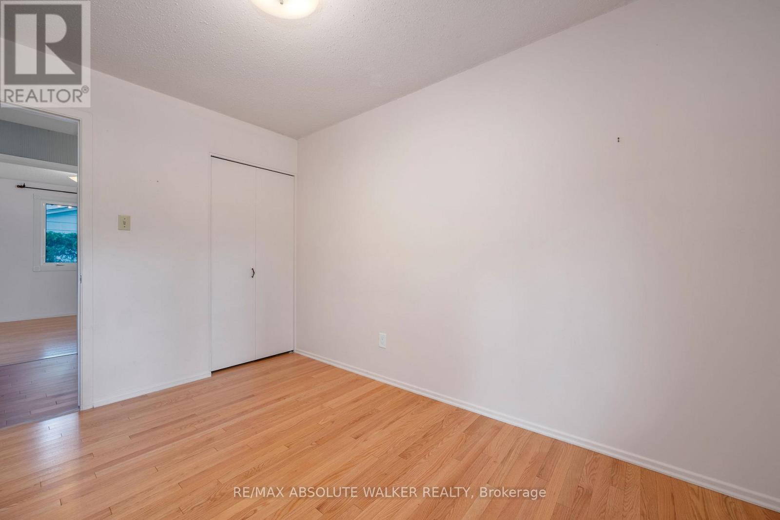 1439 Metz Crescent