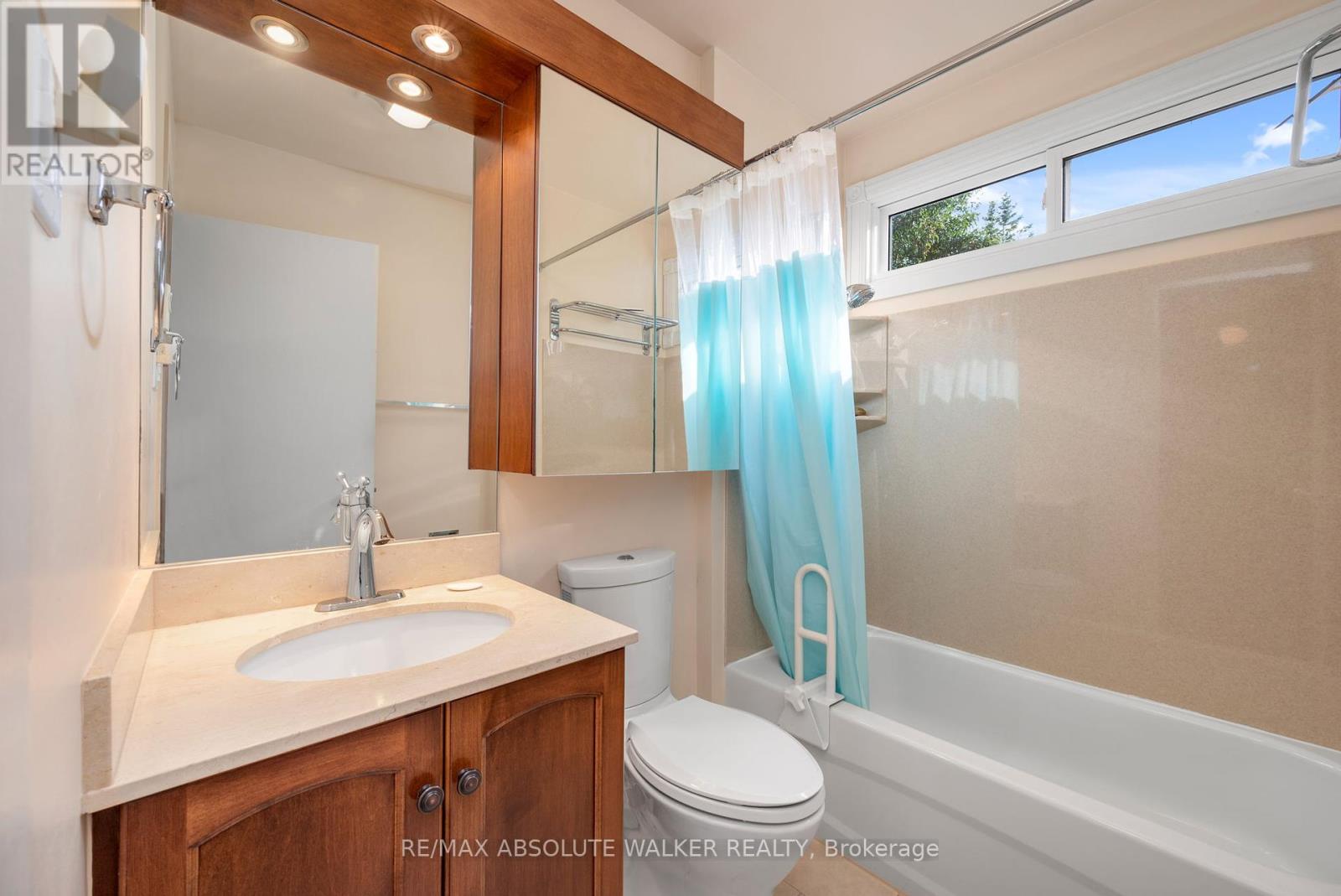 1439 Metz Crescent