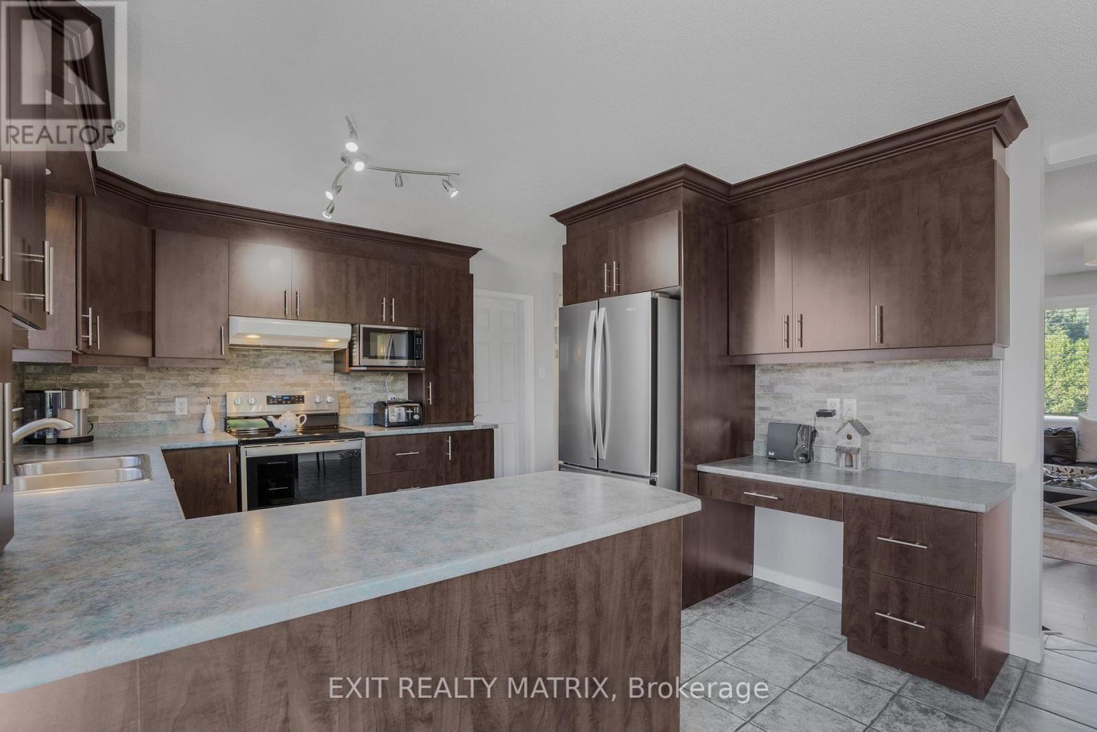 1526 Sandy Hill Road