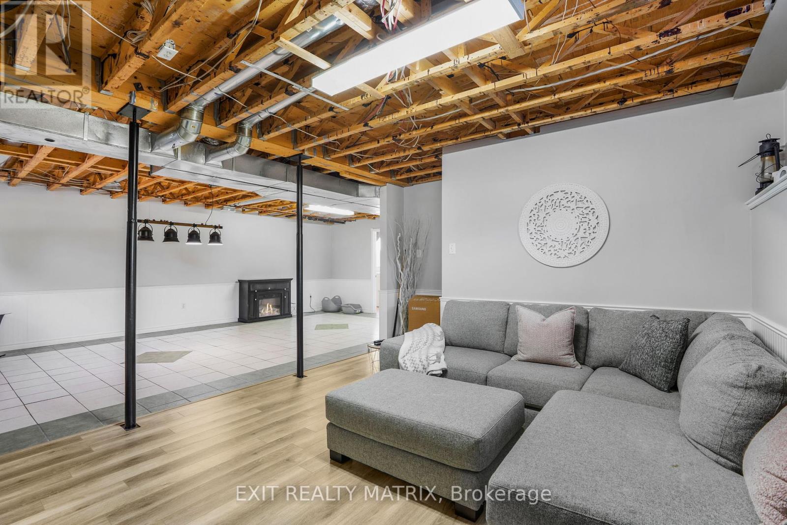 1526 Sandy Hill Road