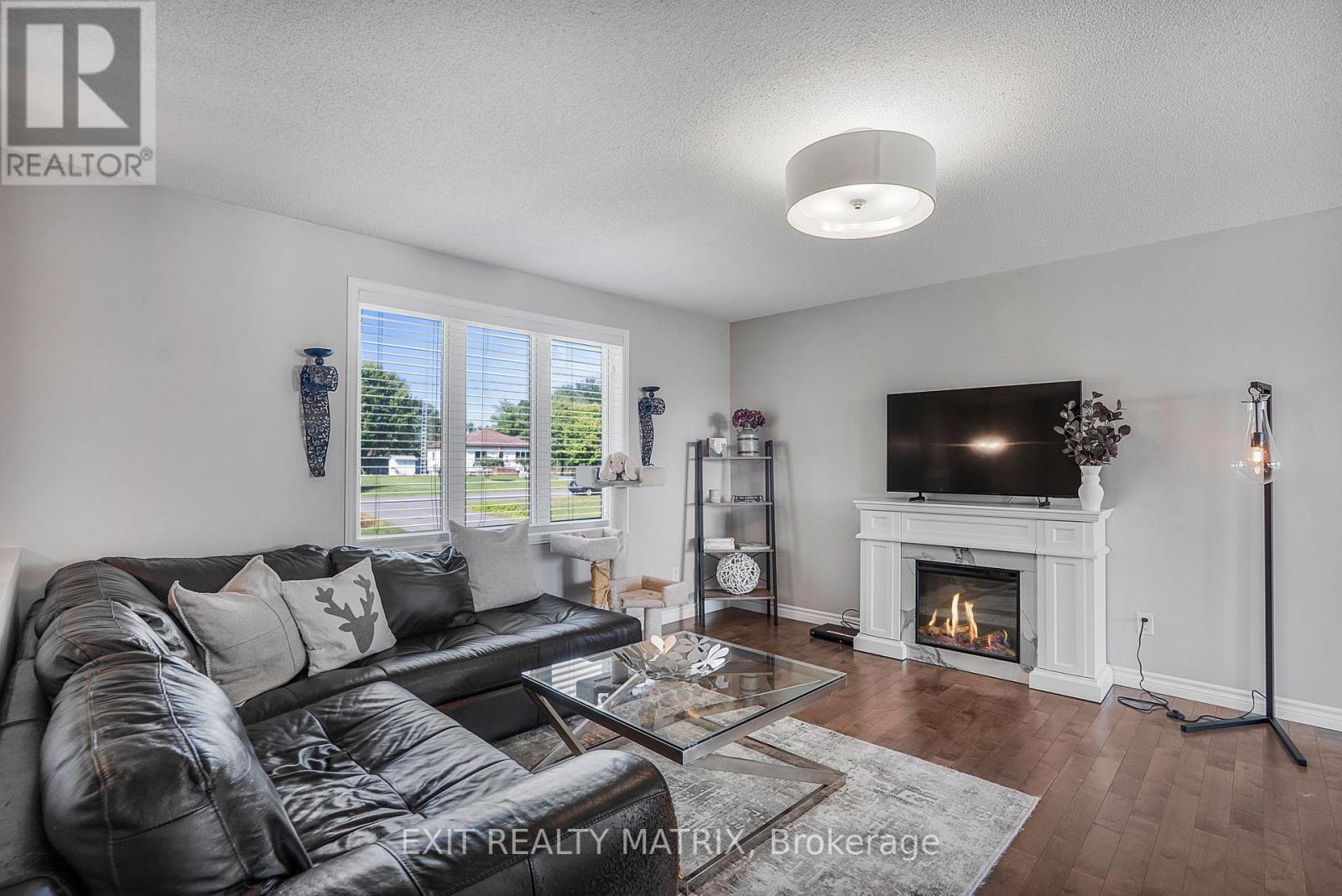 1526 Sandy Hill Road