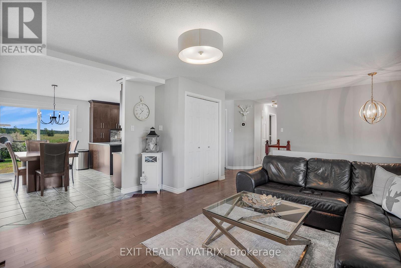 1526 Sandy Hill Road
