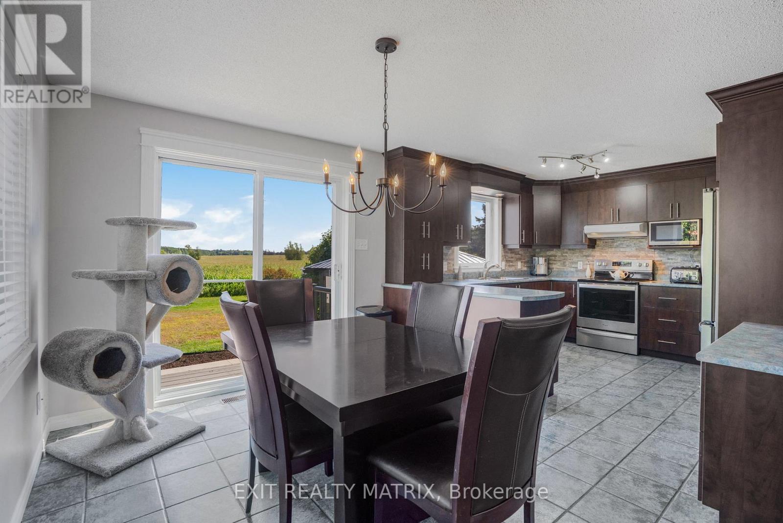 1526 Sandy Hill Road