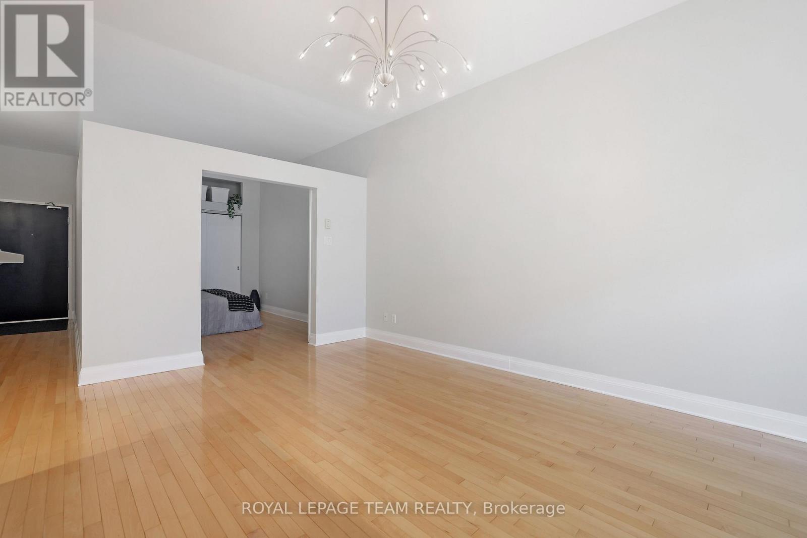 203 - 300 Powell Avenue