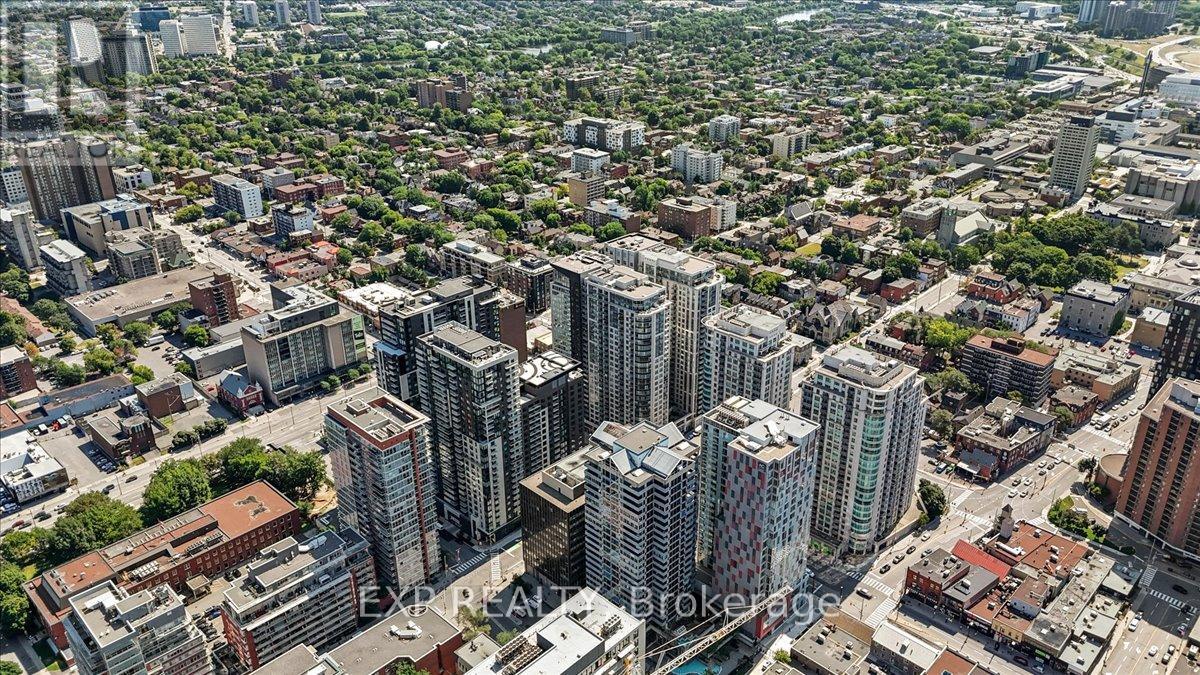 2505 - 242 Rideau Street