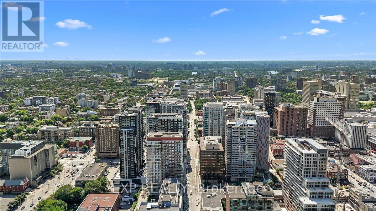 2505 - 242 Rideau Street