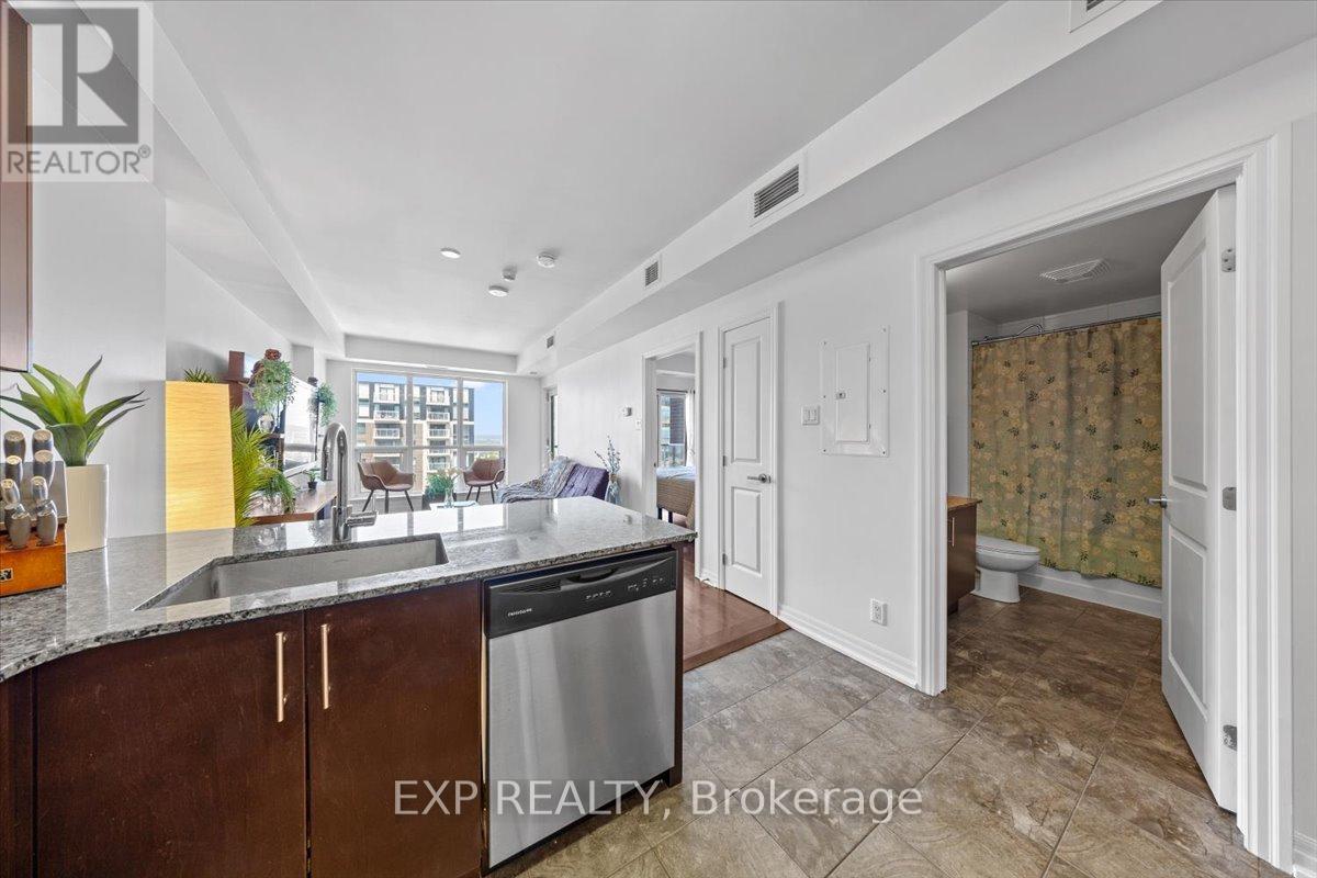 2505 - 242 Rideau Street
