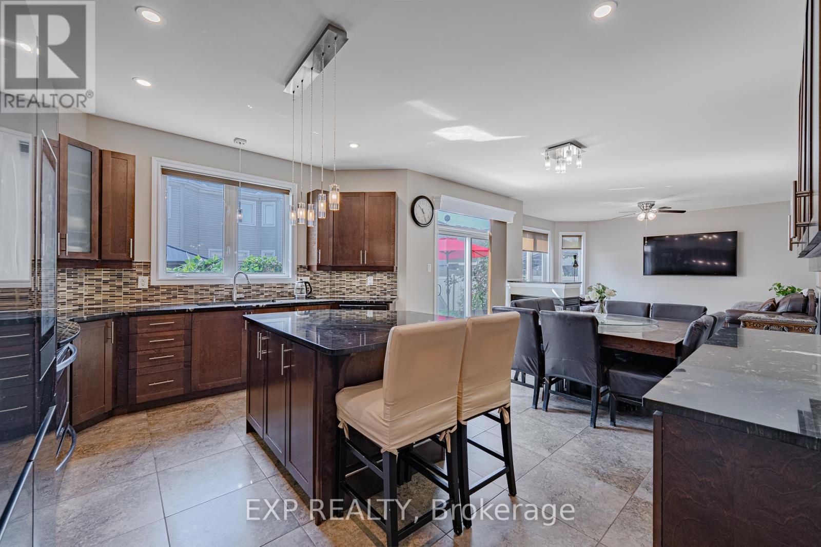 3308 Riverset Crescent
