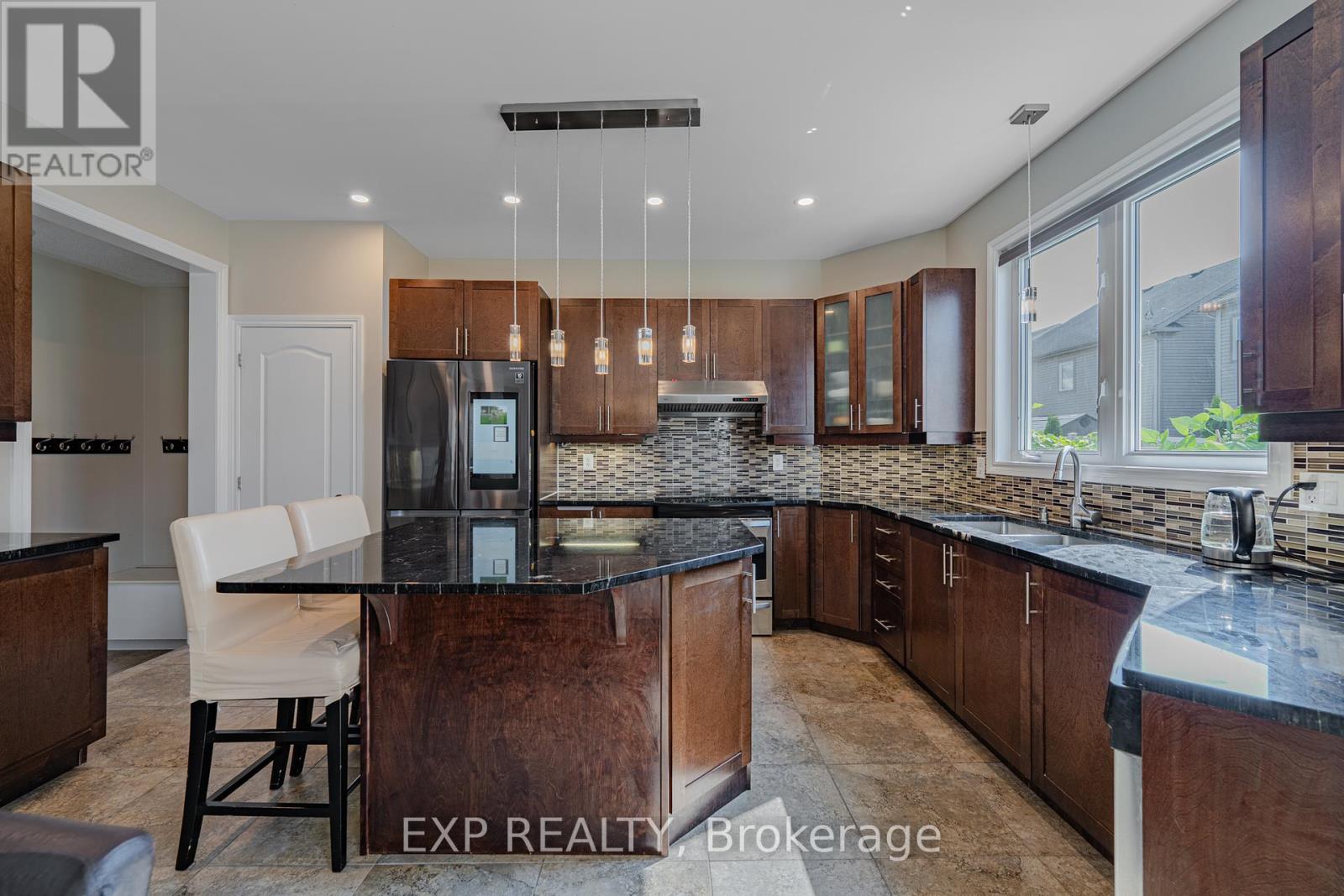 3308 Riverset Crescent