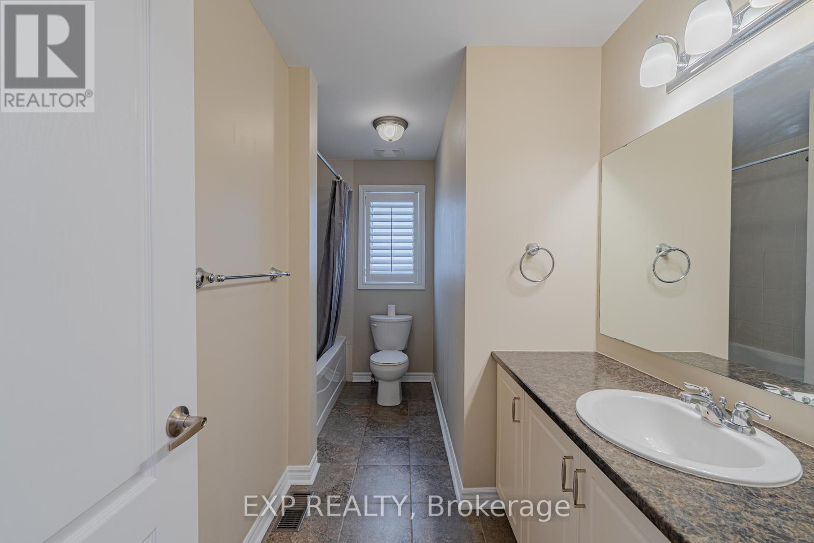 3308 Riverset Crescent