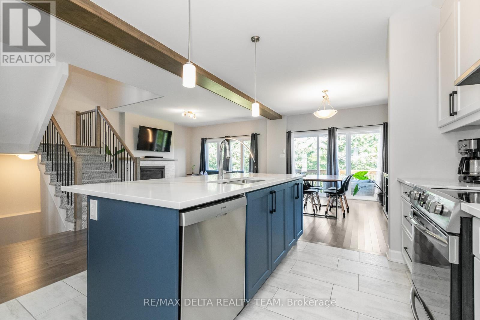 688 Geneva Crescent