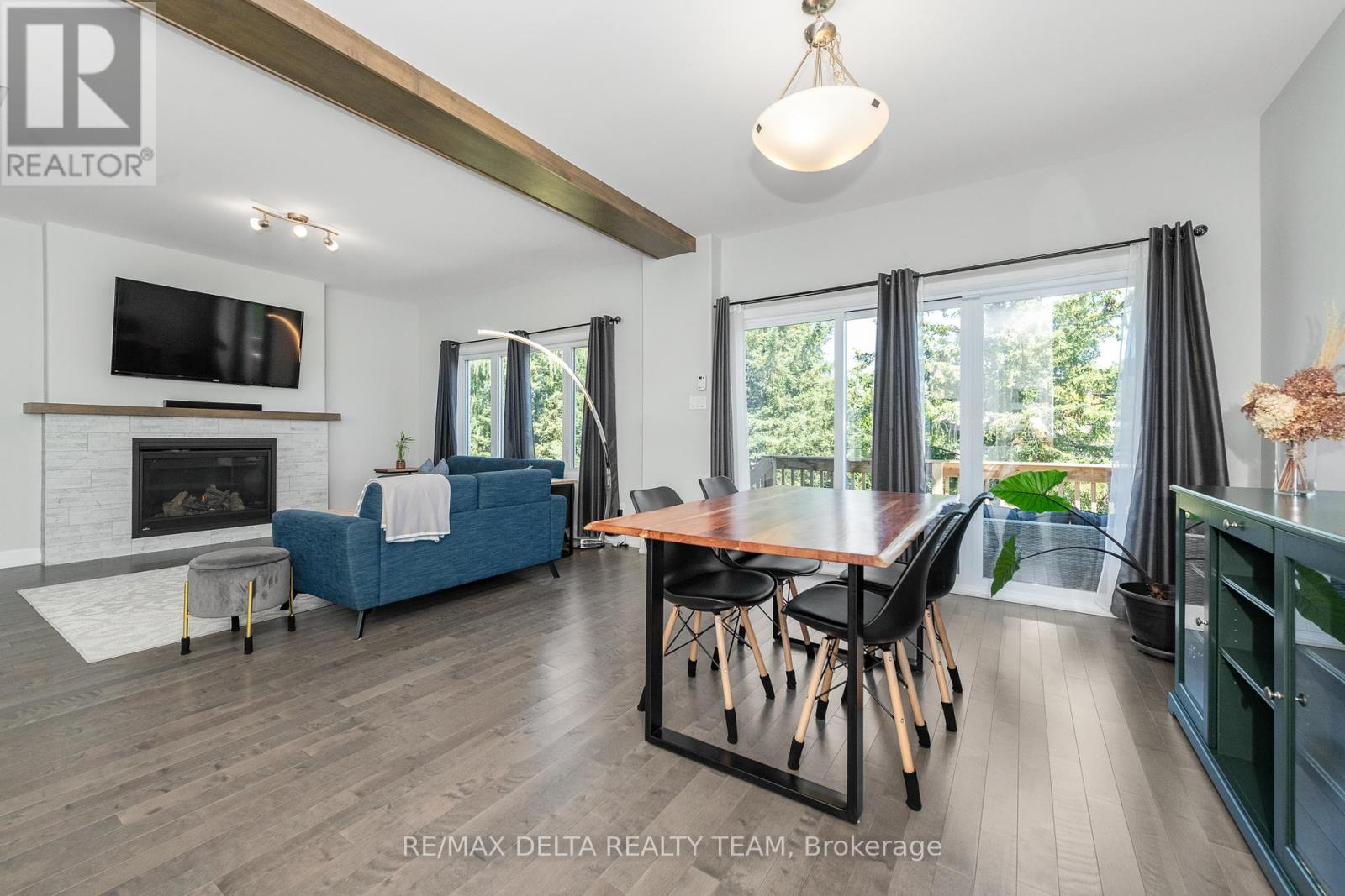 688 Geneva Crescent