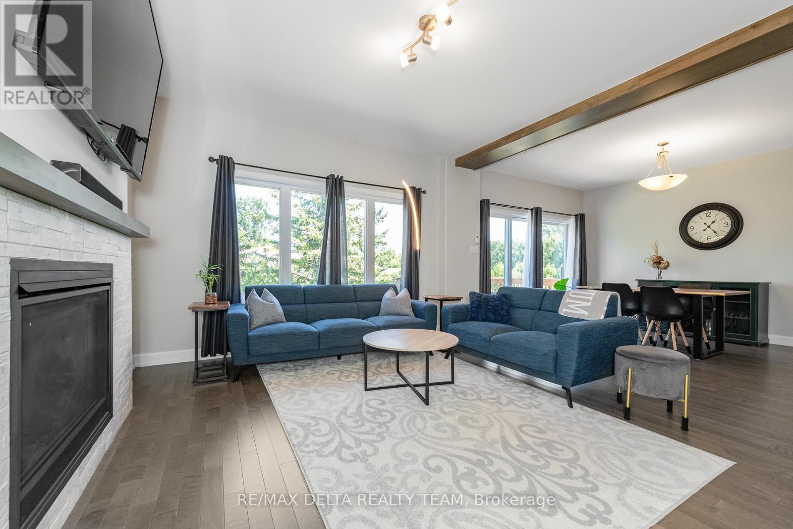 688 Geneva Crescent