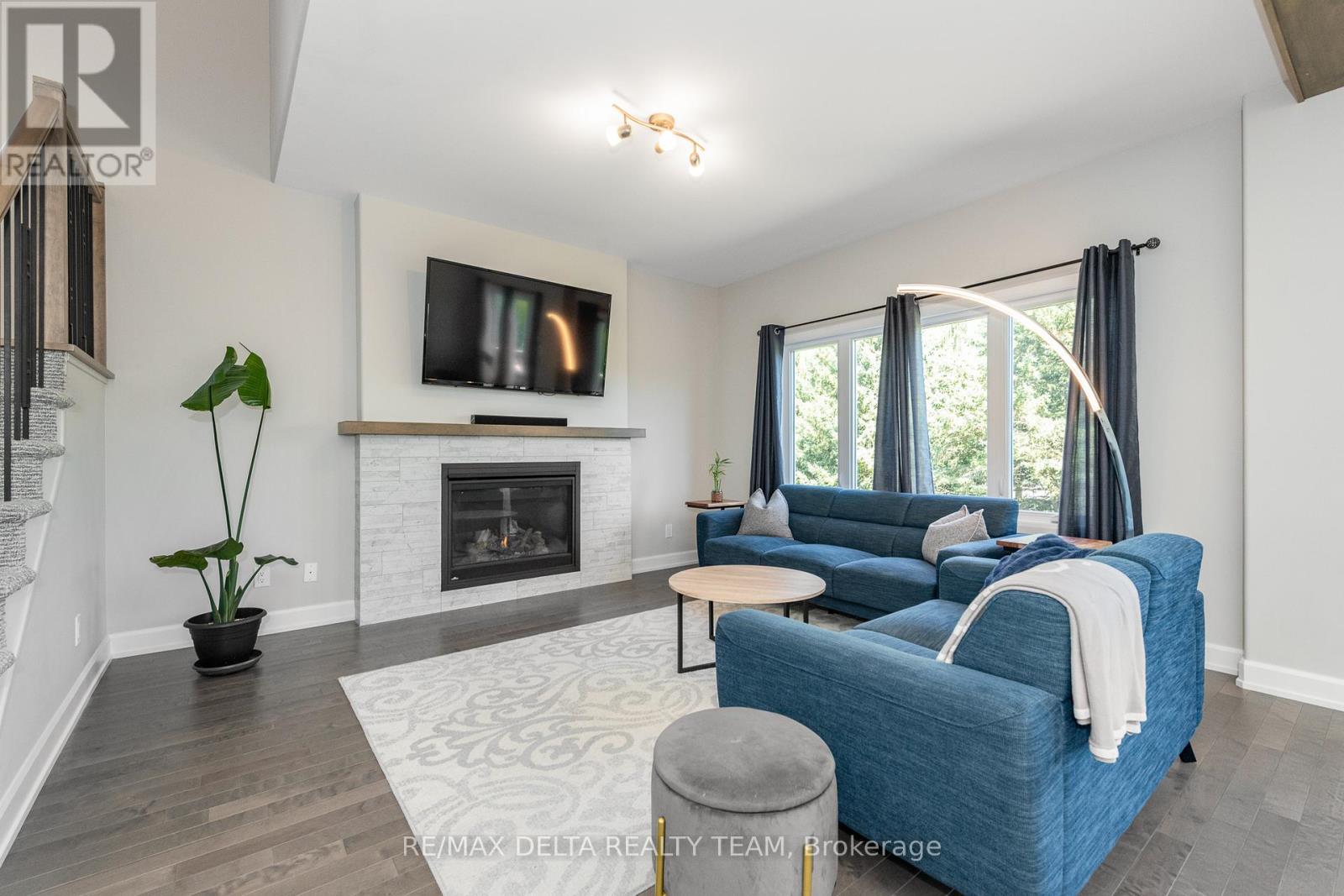 688 Geneva Crescent
