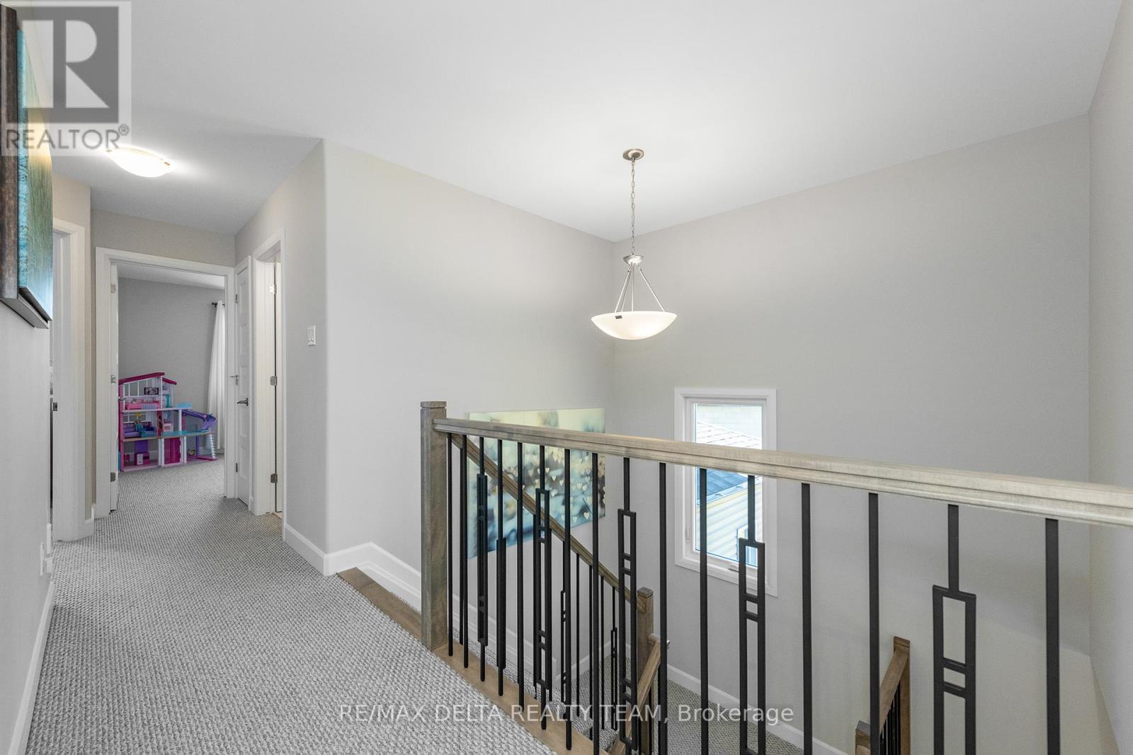 688 Geneva Crescent