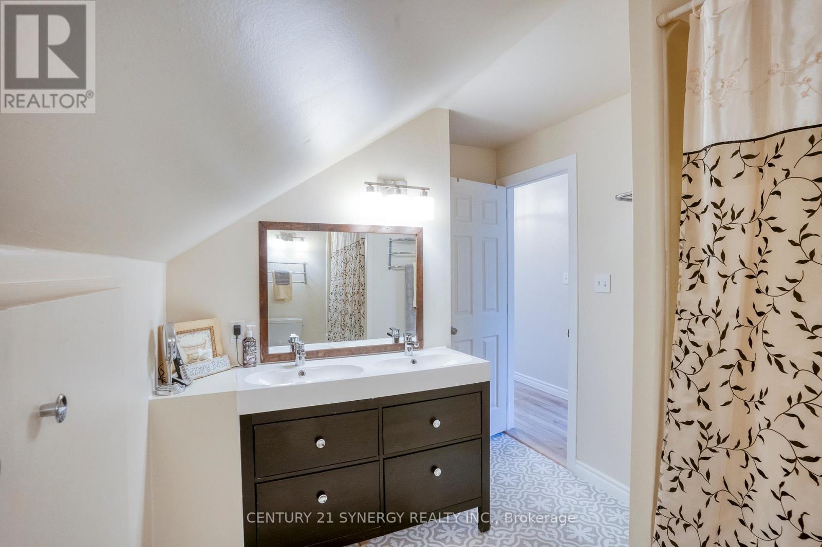 144 Affleck Crescent