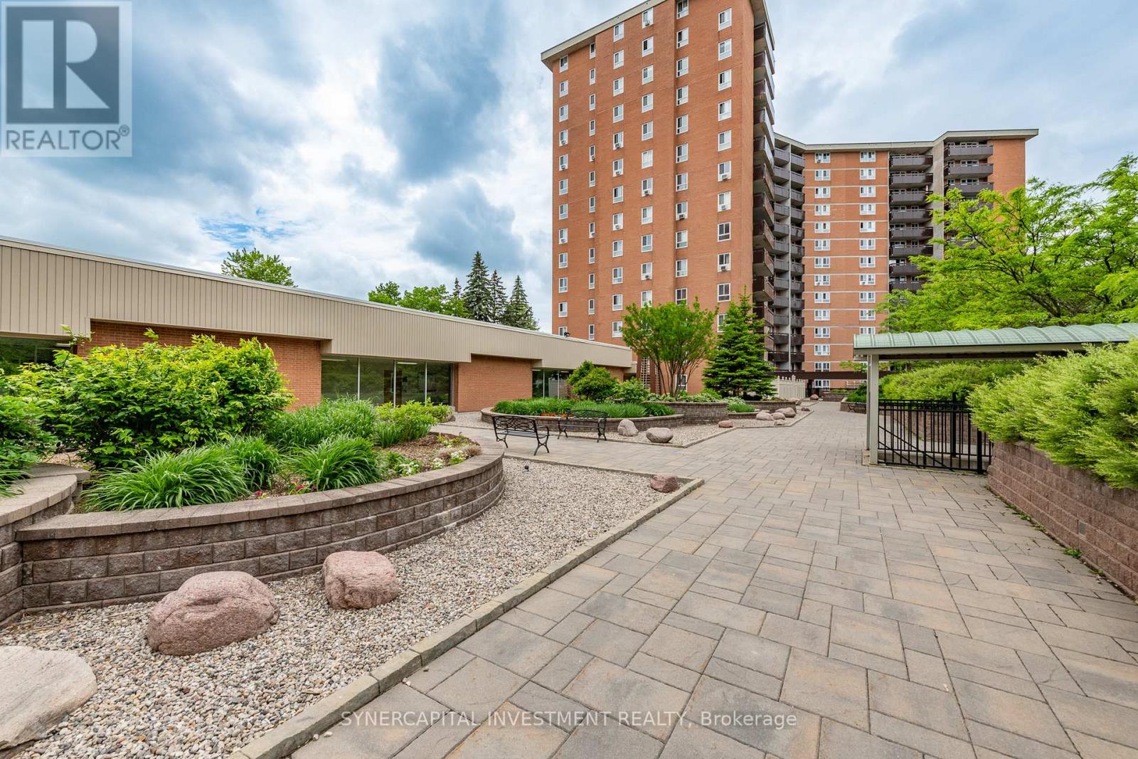 1202 - 2000 Jasmine Crescent