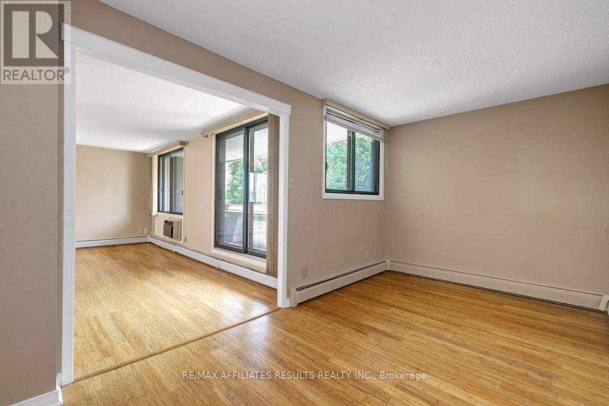 304 - 415 Greenview Avenue