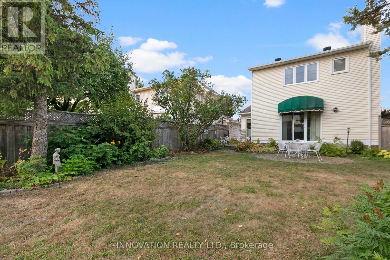 32 Framingham Crescent