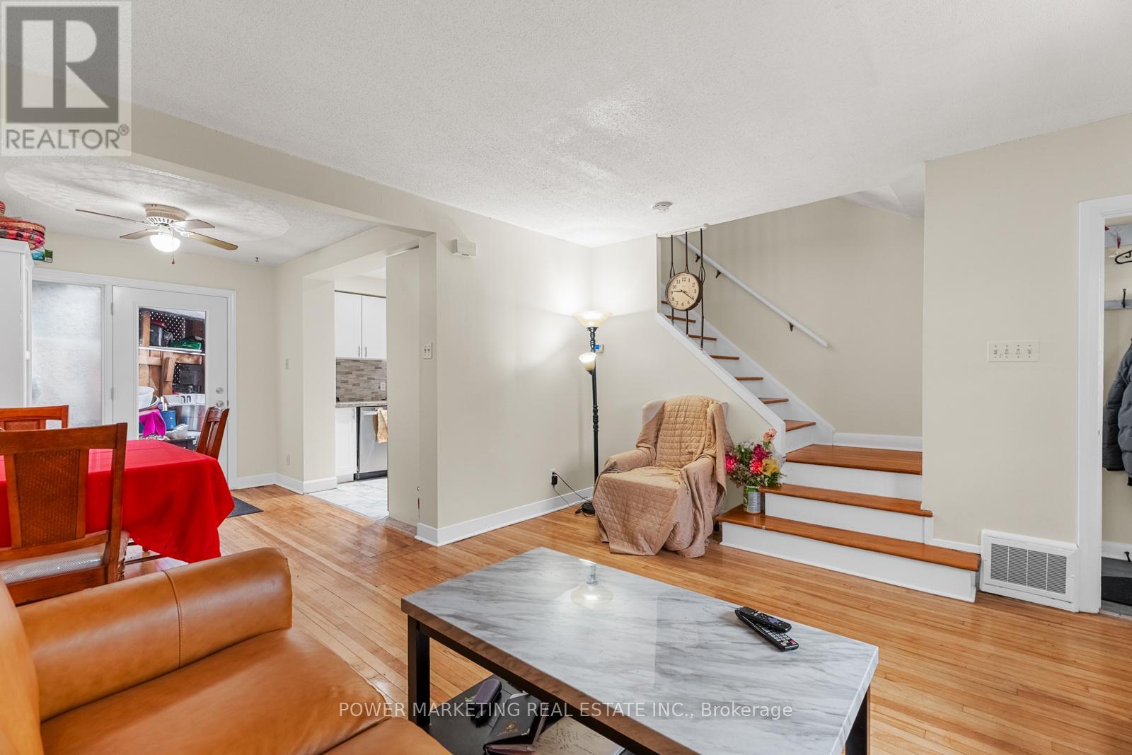 1047 Hollington Street