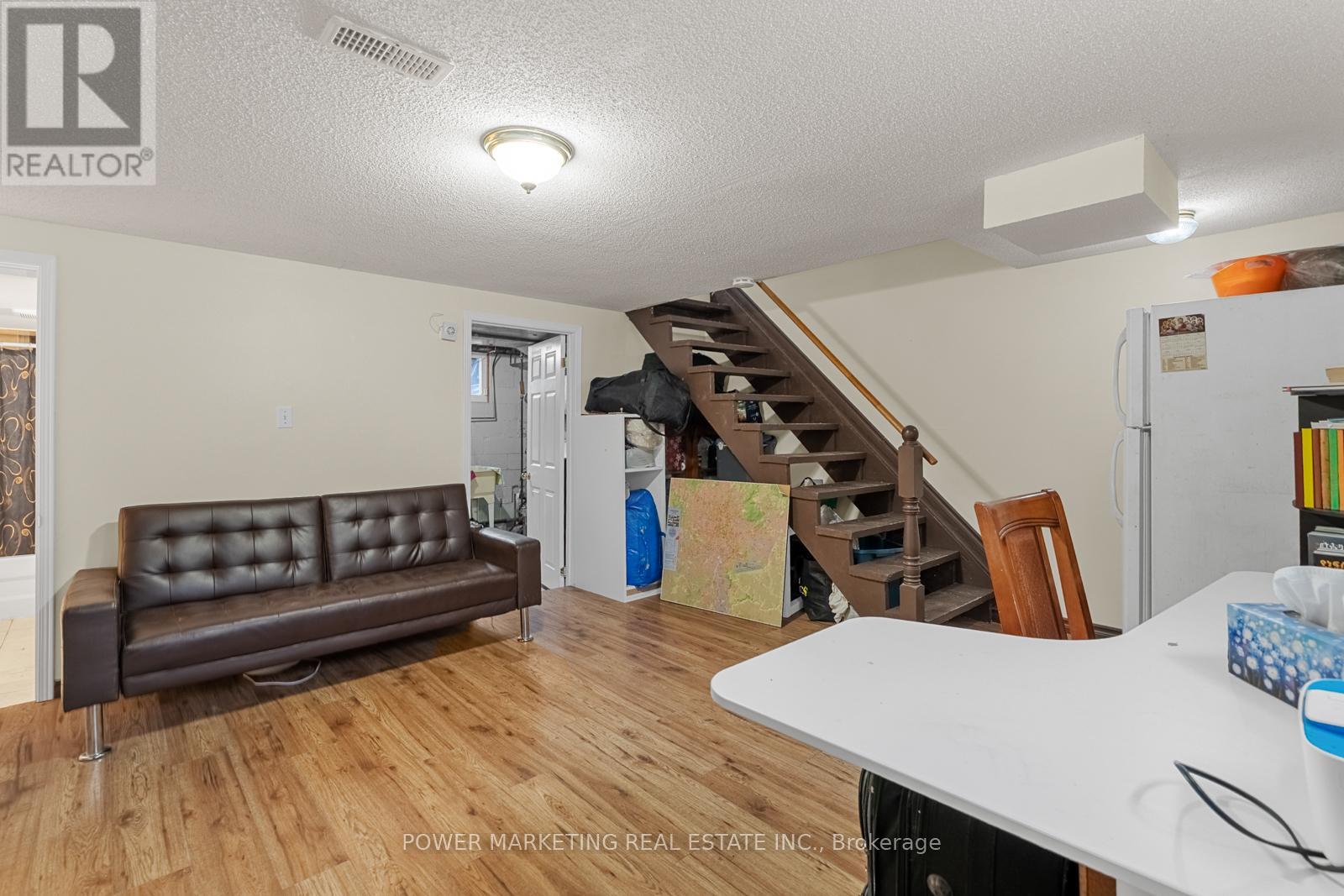 1047 Hollington Street
