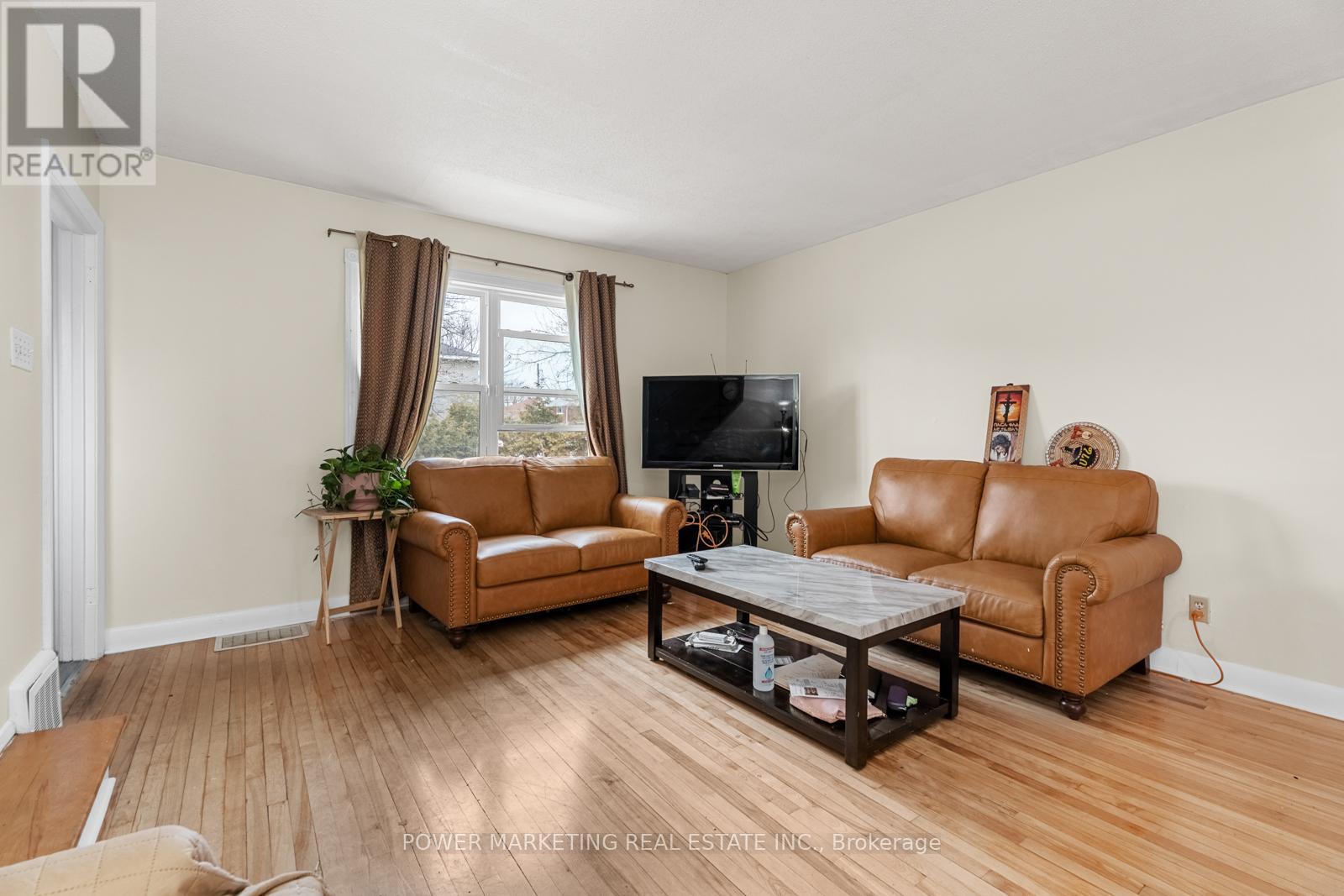1047 Hollington Street