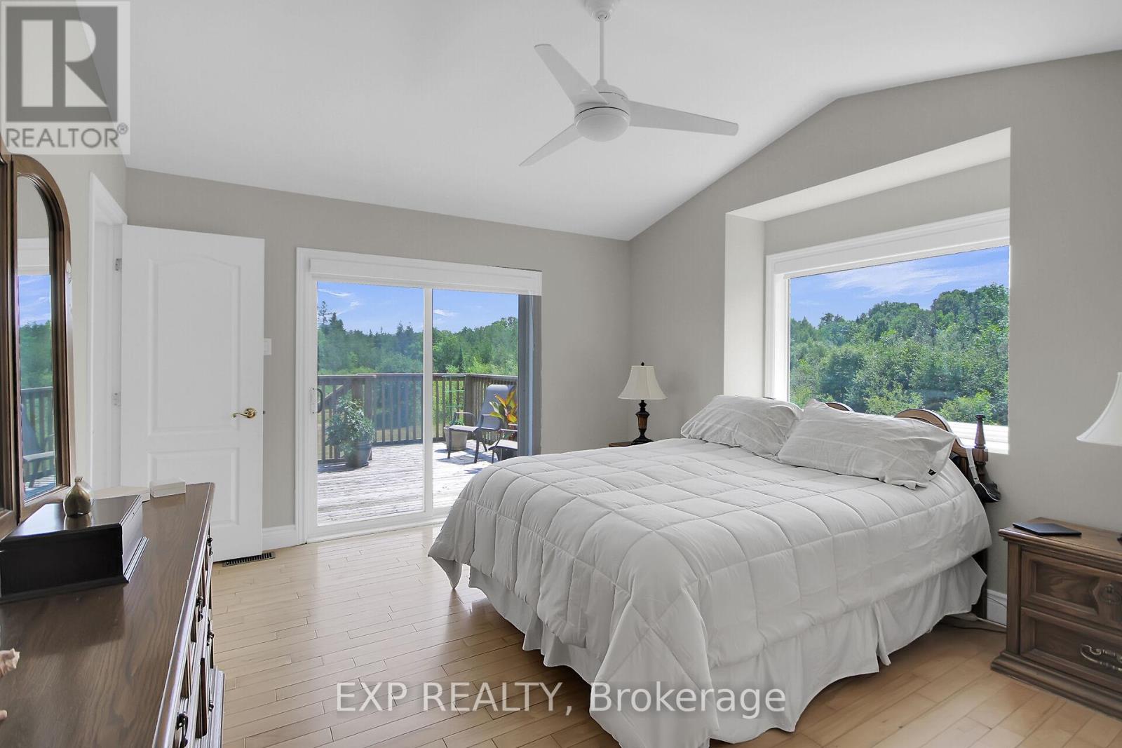 372 Stonehome Crescent