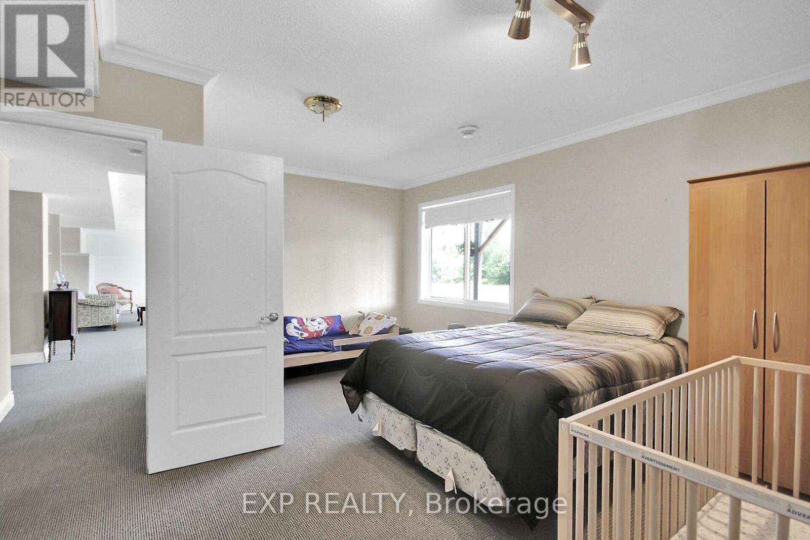 372 Stonehome Crescent