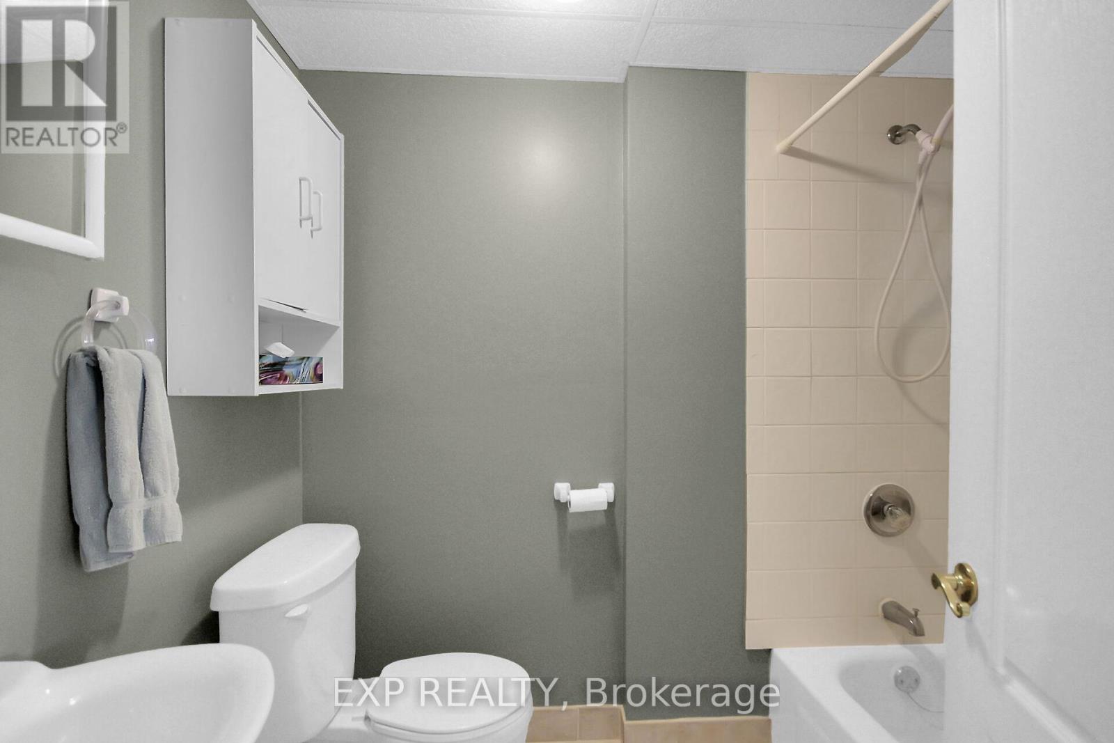 372 Stonehome Crescent