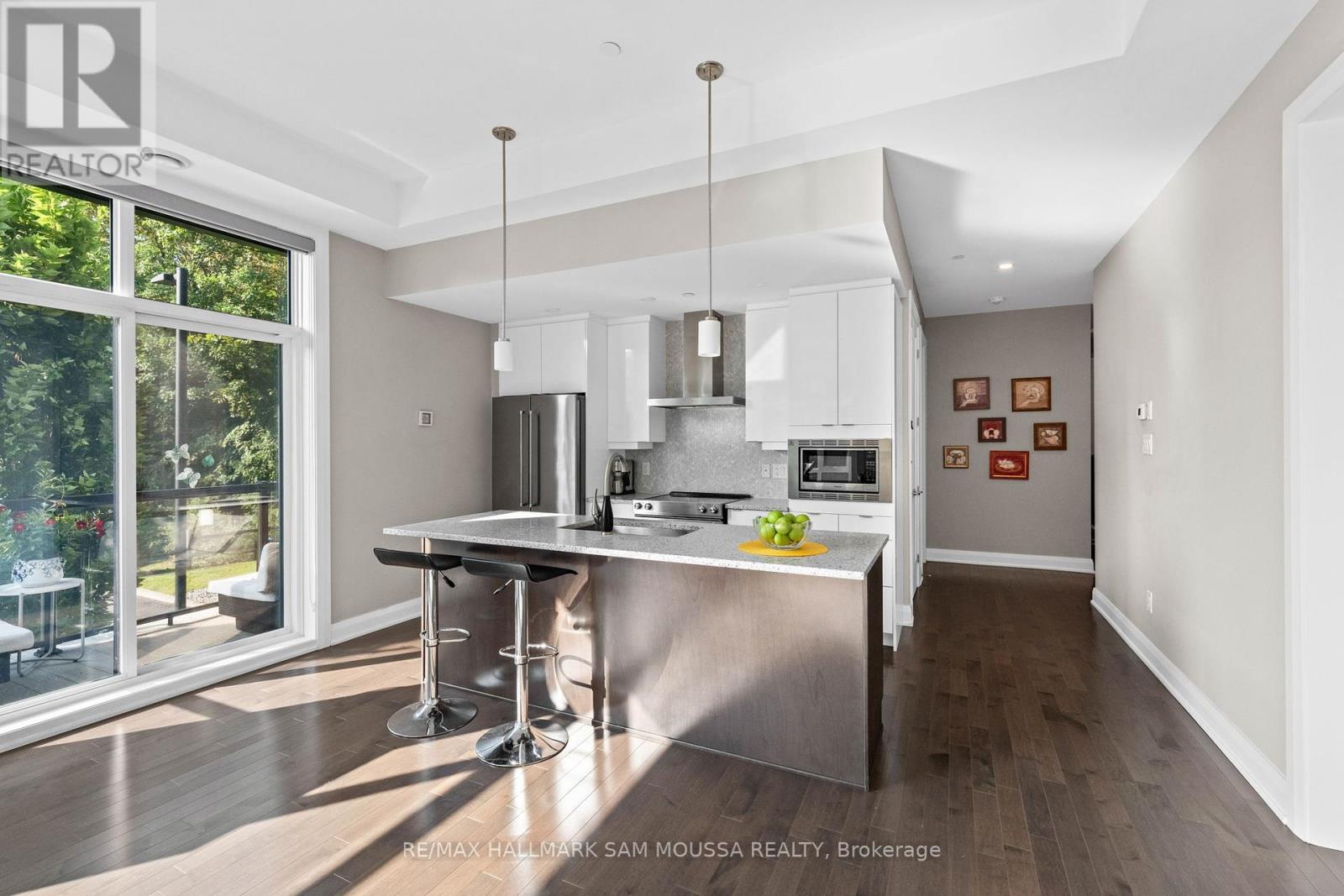 101 - 120 Cortile Private