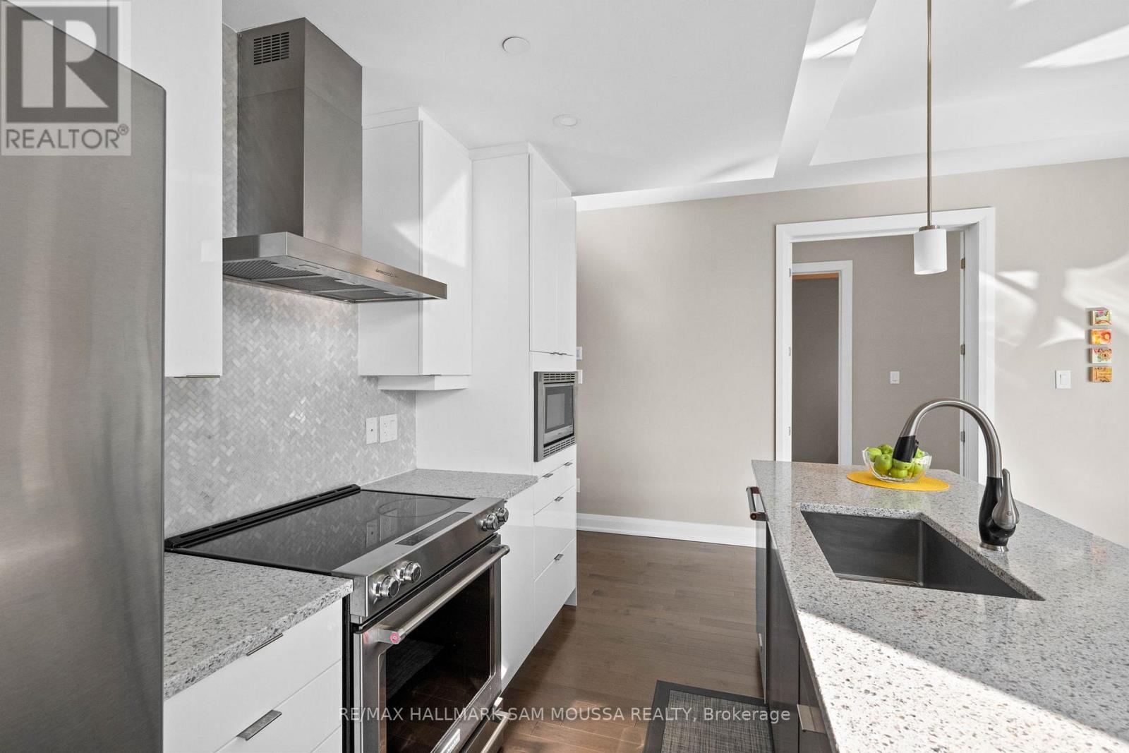 101 - 120 Cortile Private