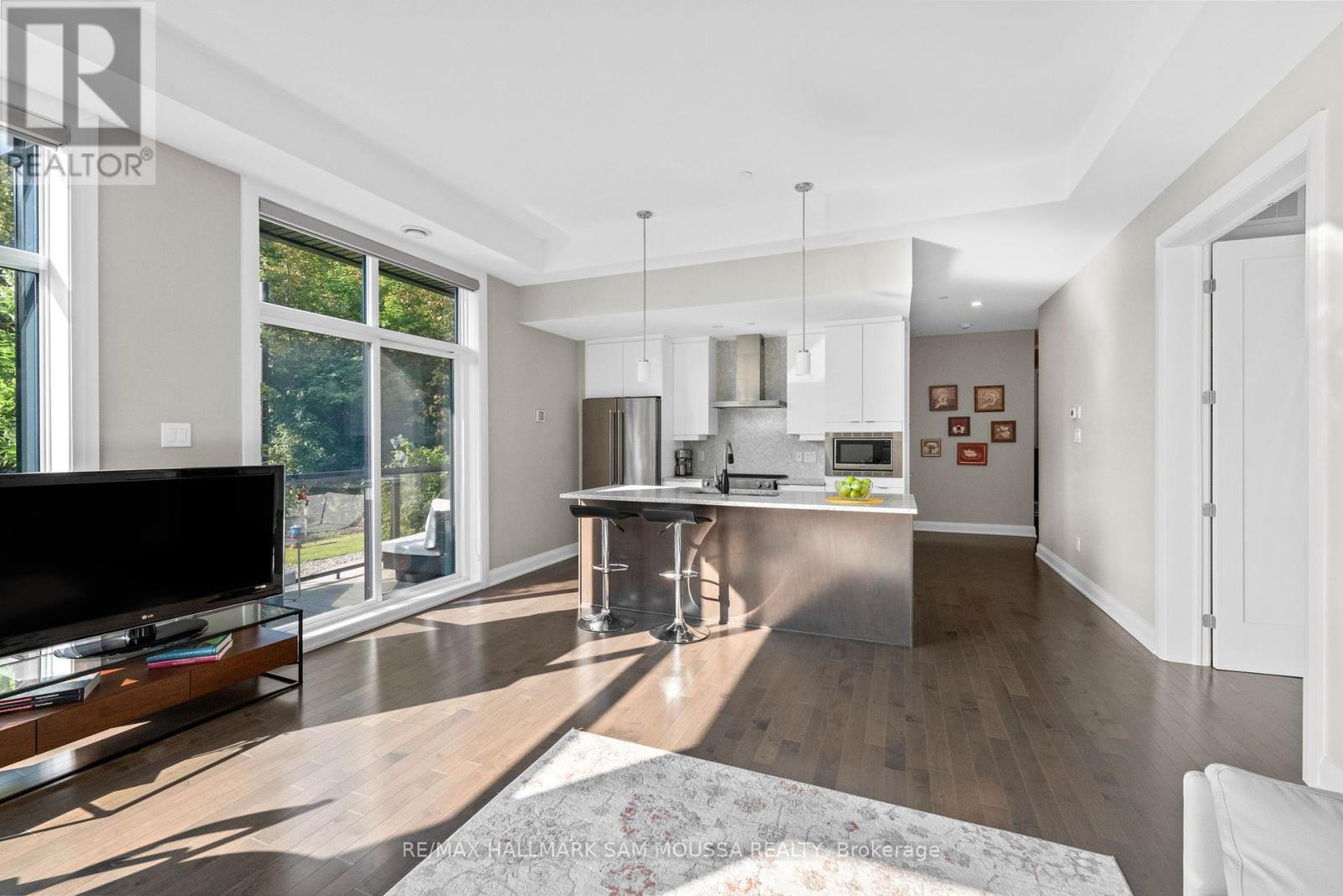 101 - 120 Cortile Private