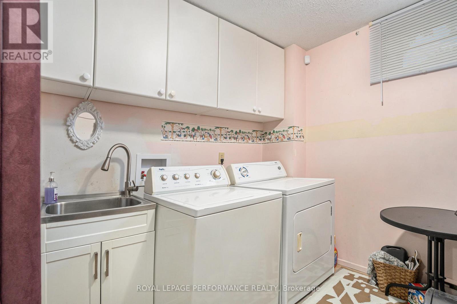 201 - 1765 Cabaret Lane