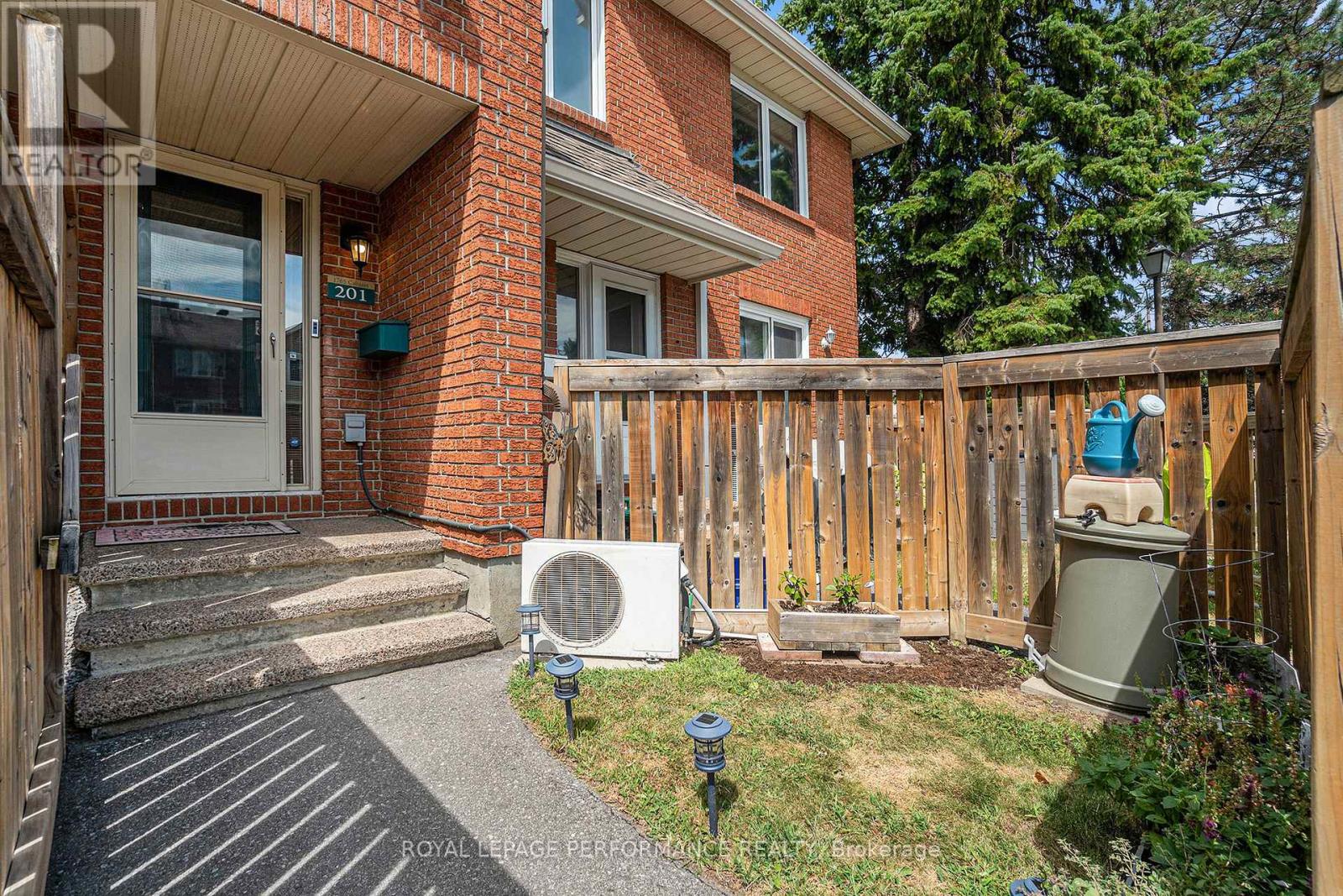 201 - 1765 Cabaret Lane