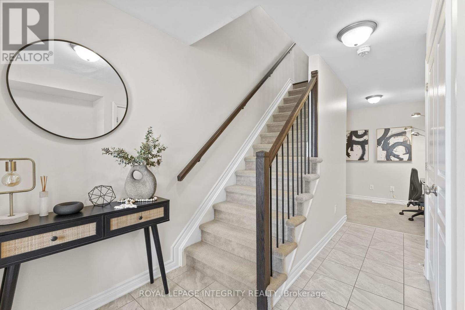 611 Compass Street