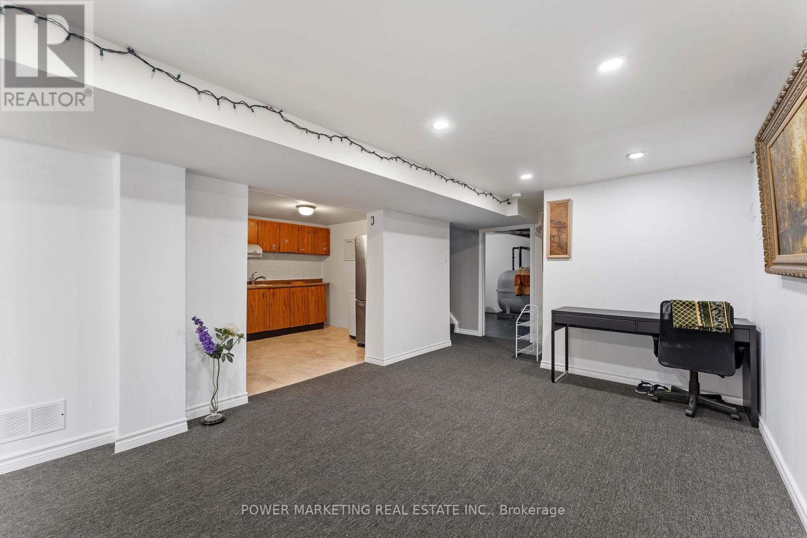 935 Goren Avenue