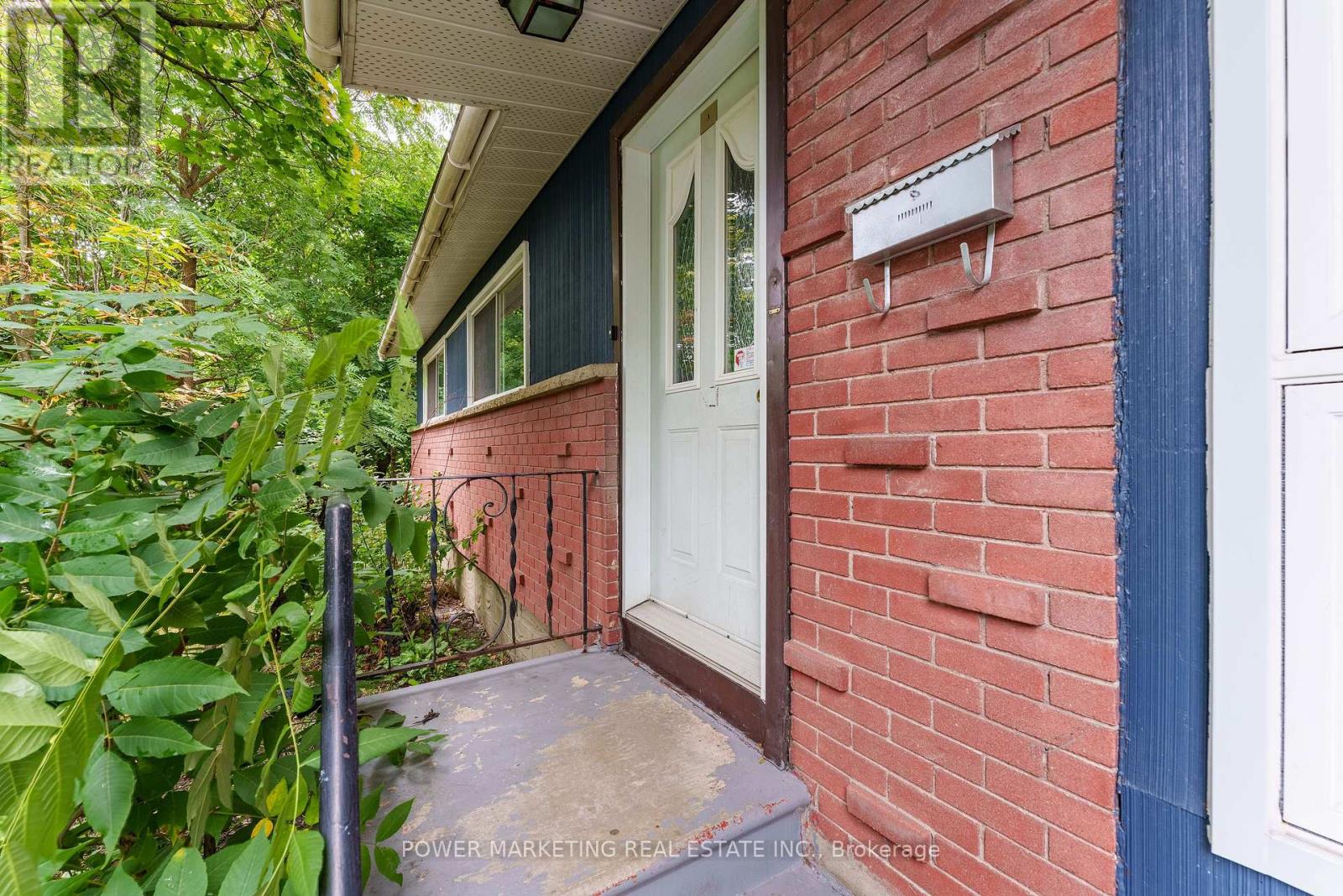 935 Goren Avenue
