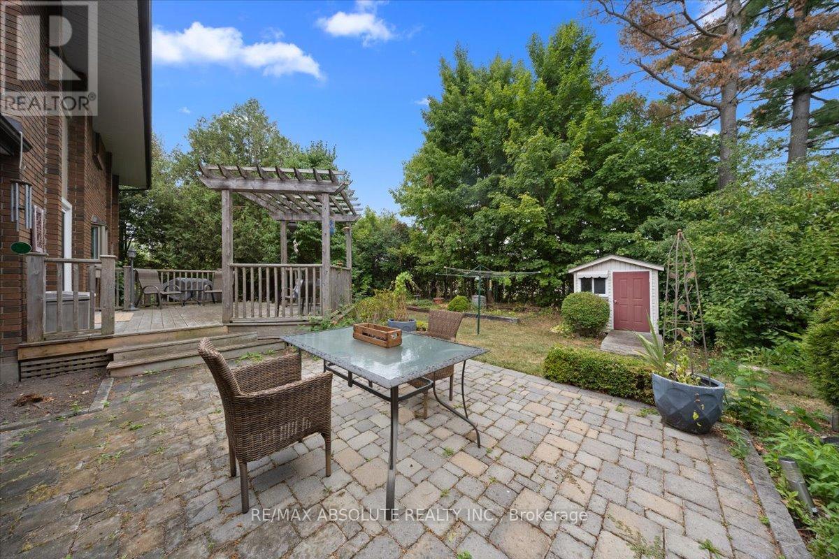 22 Banting Crescent