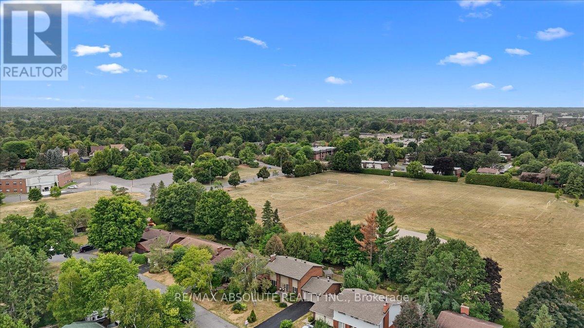 22 Banting Crescent