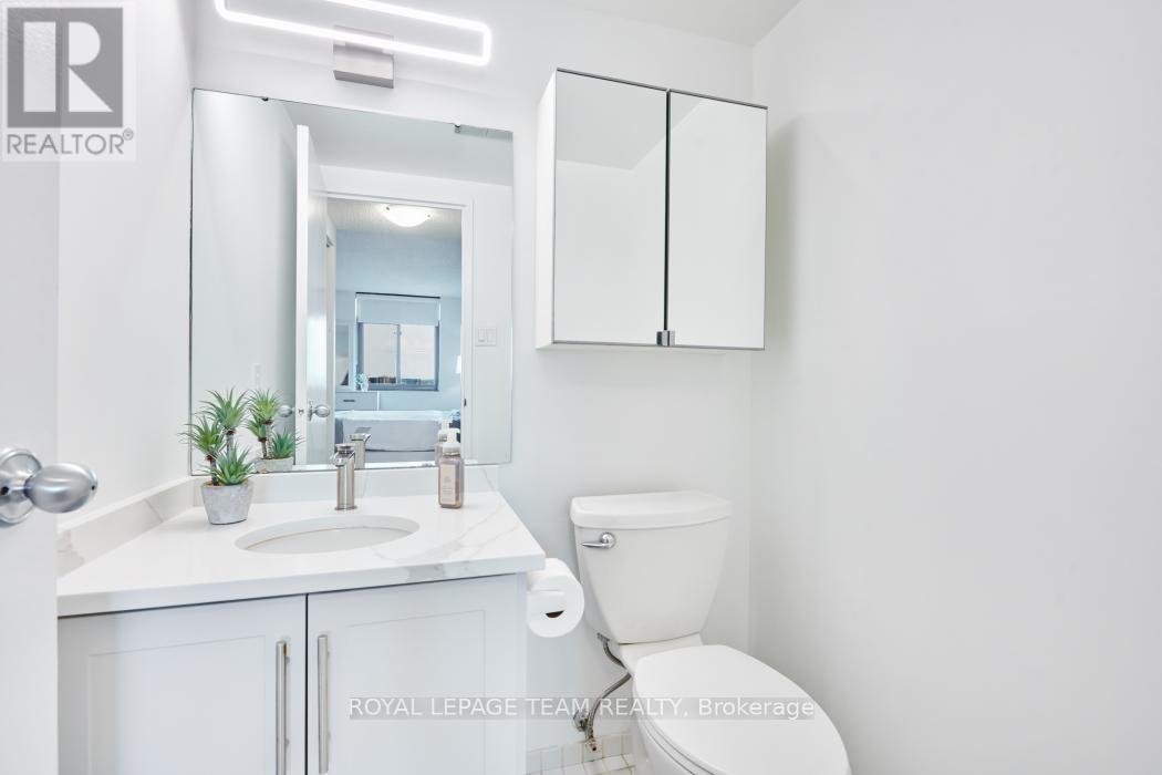 904 - 2871 Richmond Road