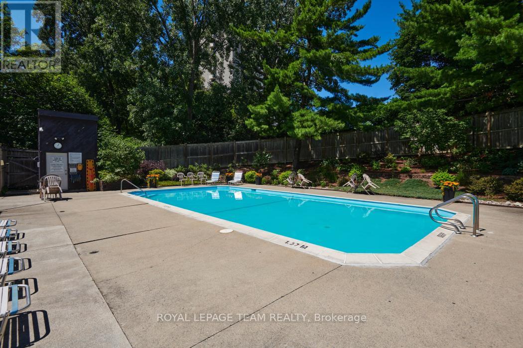 904 - 2871 Richmond Road