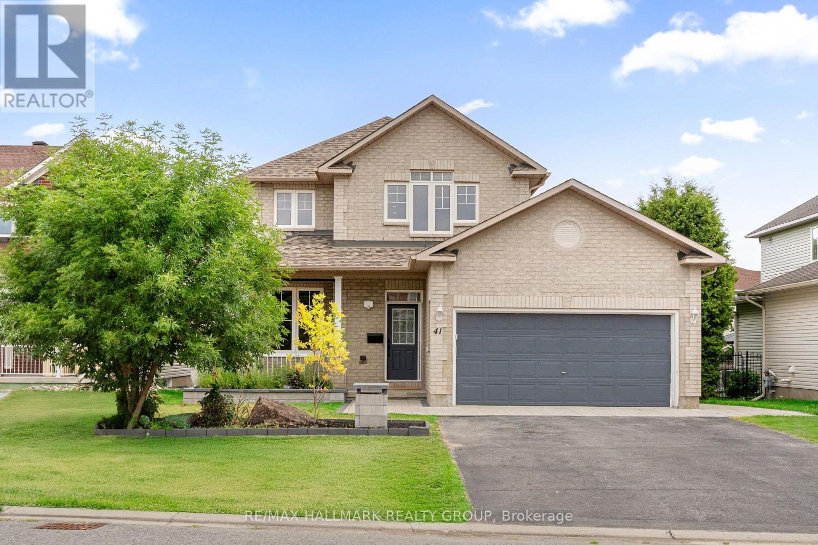 41 Smoketree Crescent E