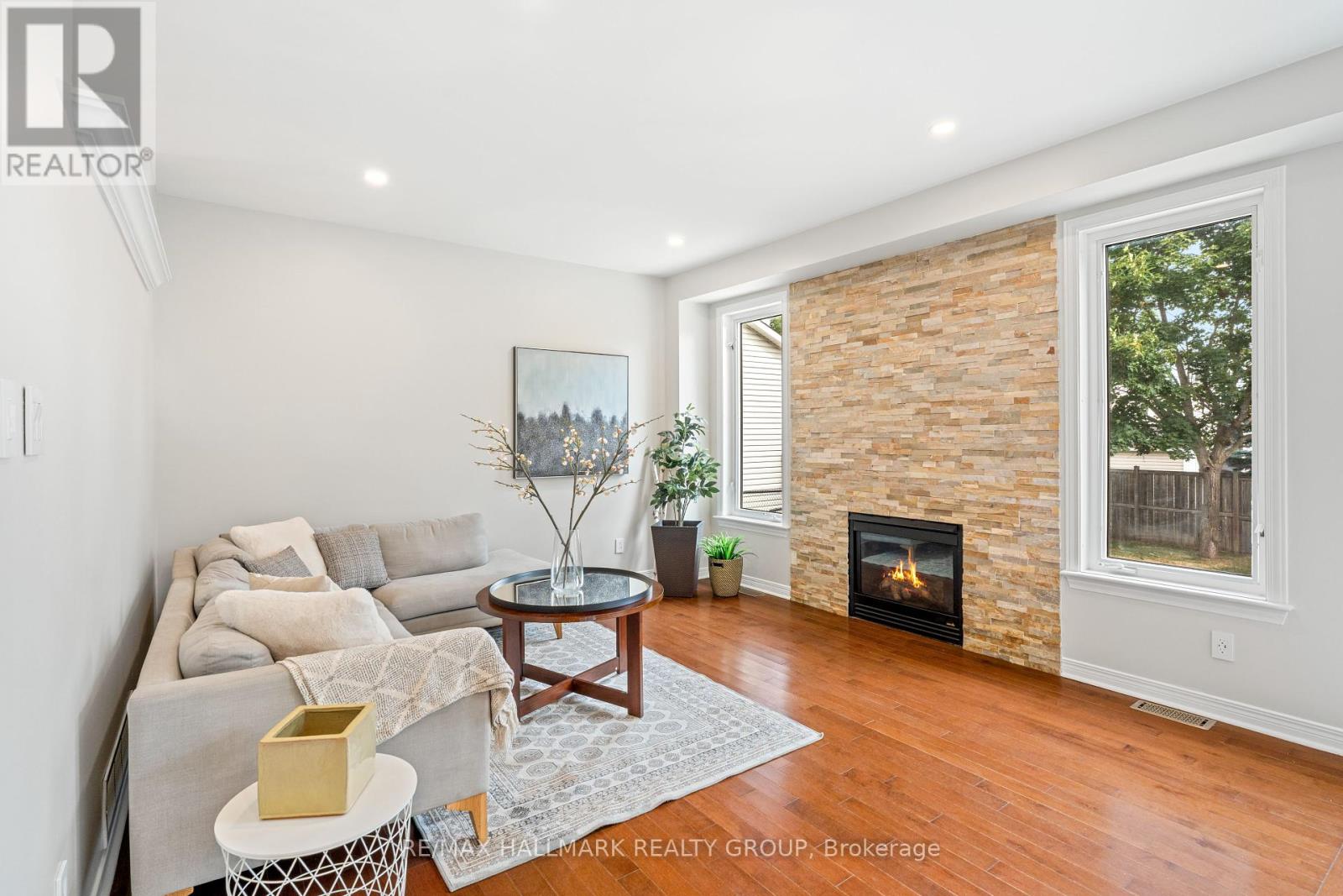 41 Smoketree Crescent E