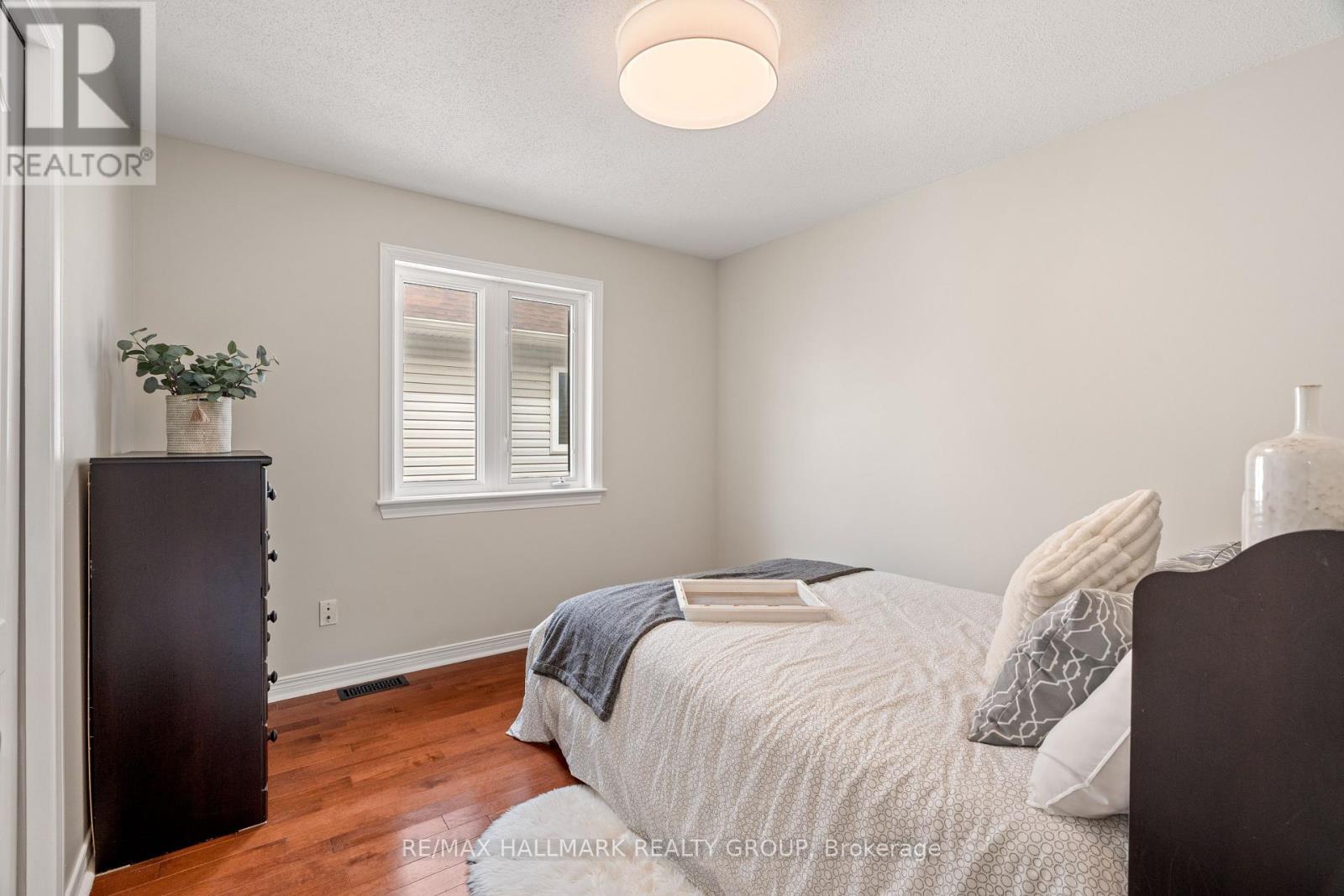 41 Smoketree Crescent E
