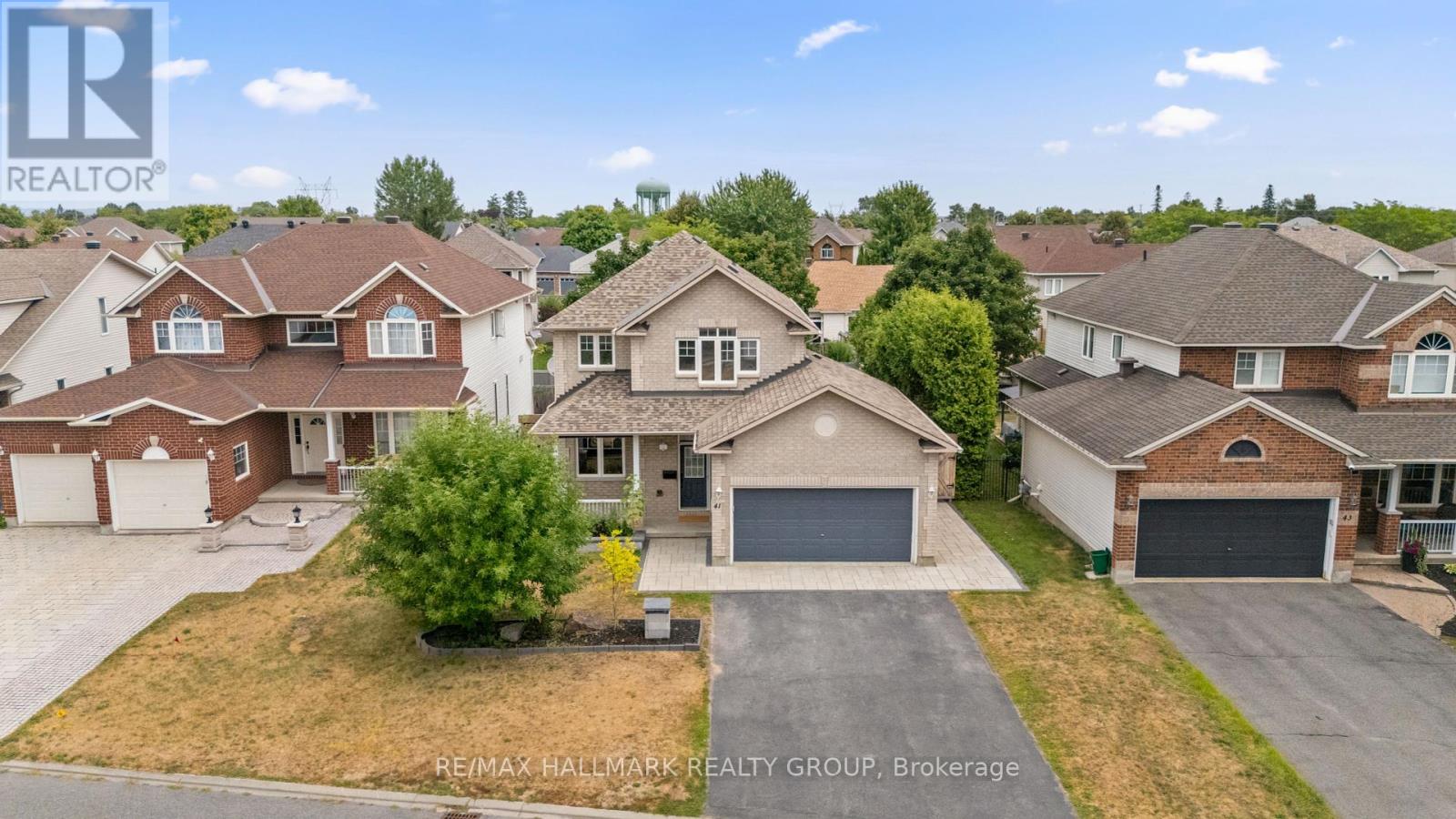 41 Smoketree Crescent E