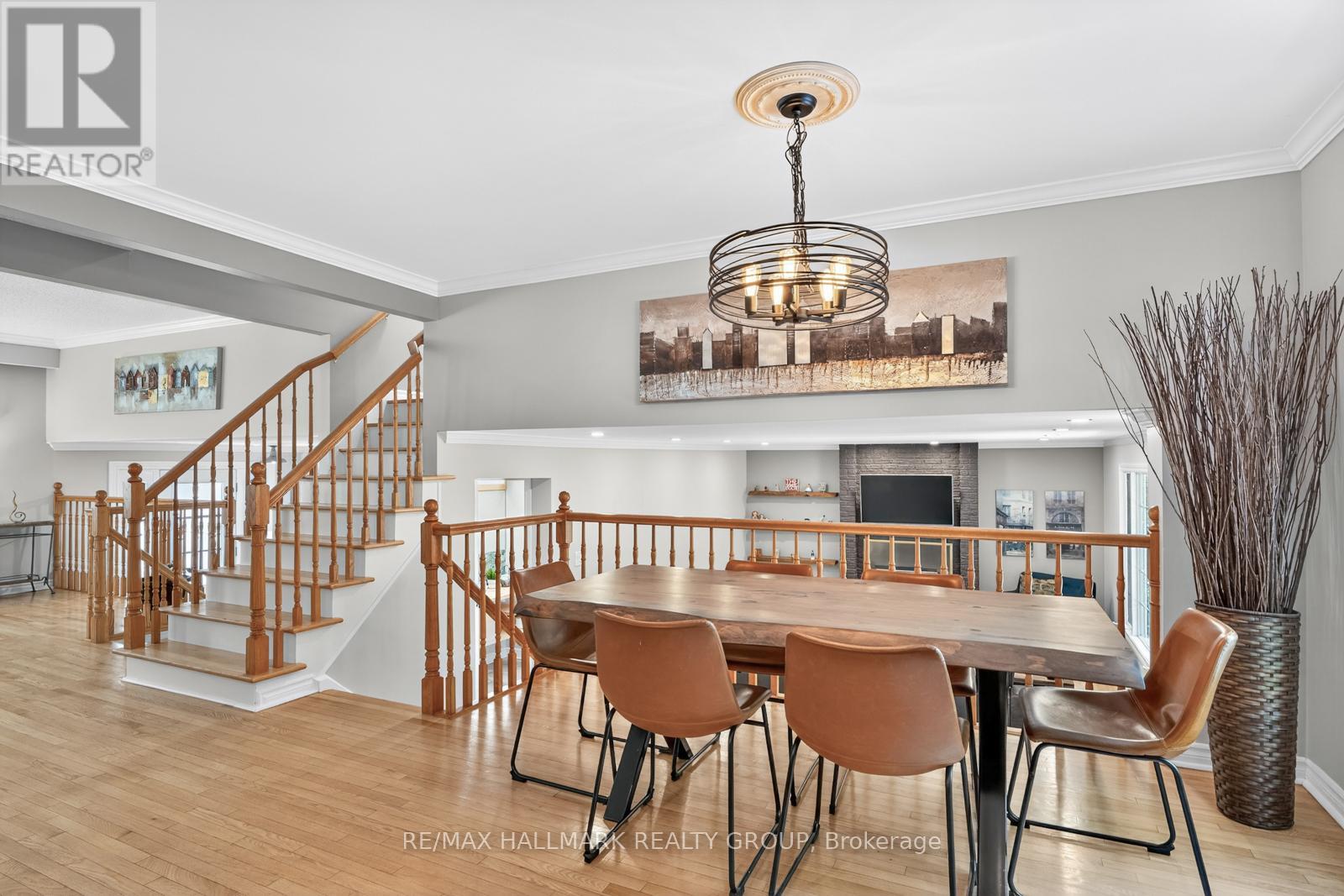 30 Oakhurst Crescent